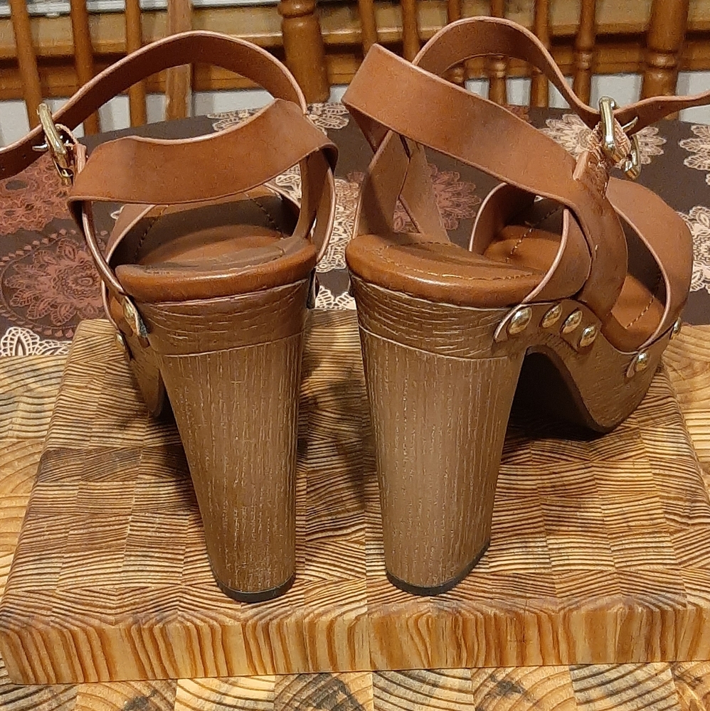 Indigo Rd Brown Heels - Picture 3 of 3